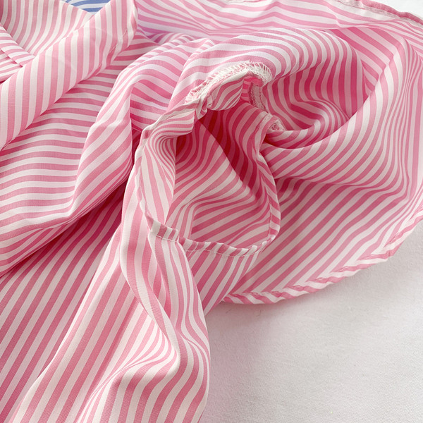 Bluză de damă modernă cu dungi cu umeri goi, în albastru și roz