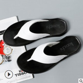 Papuci moderni pentru barbati din piele ecologica in alb si negru