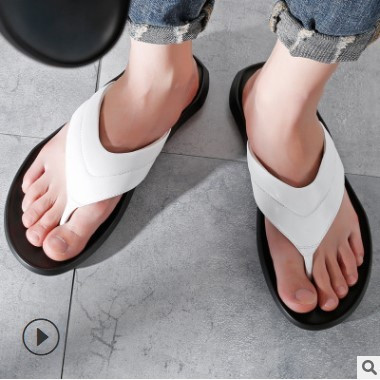 Papuci moderni pentru barbati din piele ecologica in alb si negru