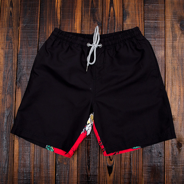 Pantaloni scurți tip costum de baie pentru bărbați cu aplicație de culoare neagră
