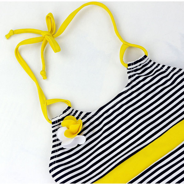 Costum de baie pentru copii modern pentru fete cu cravate si element 3D