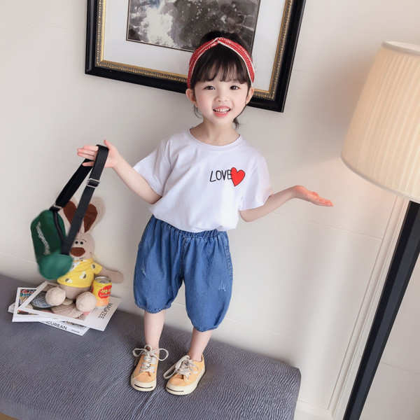 Tricou pentru fete pentru copii - alb cu aplicatie