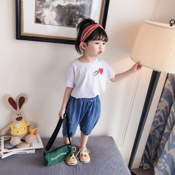 Tricou pentru fete pentru copii - alb cu aplicatie