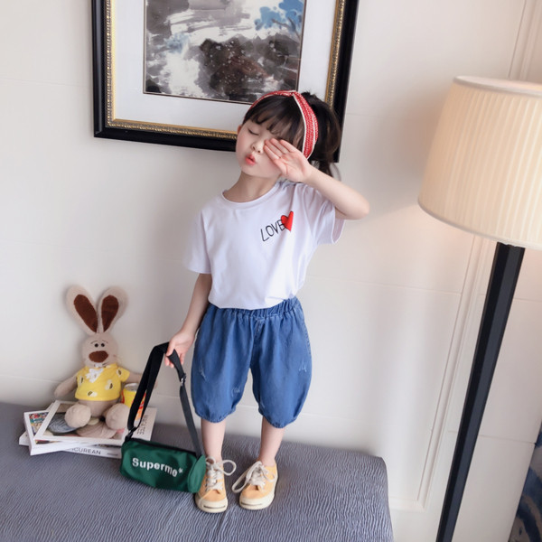 Tricou pentru fete pentru copii - alb cu aplicatie