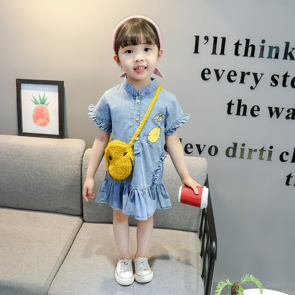 Modern gyerekruha rátéttel és gombokkal