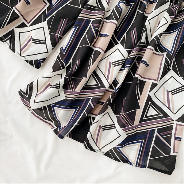 Bluză casual de damă cu mâneci scurte și model colorat