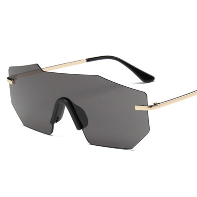 Model nou de ochelari de soare de dama in mai multe culori