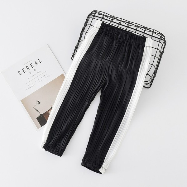 Modern gyereknadrág több színben, szegéllyel