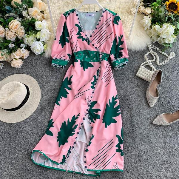 Модерна дамска рокля с къс ръкав и цепка в два цвята