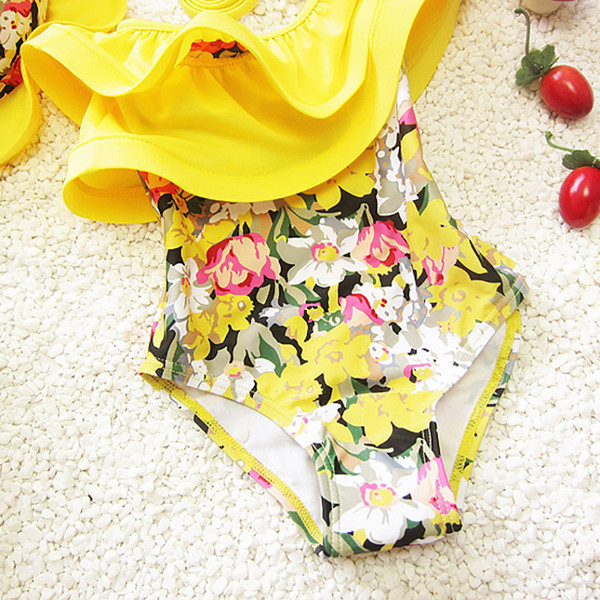 Costum de baie pentru copii costum intreg cu model floral in galben