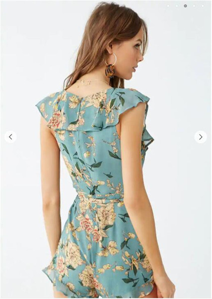 Ежедневен дамски гащеризон с дълбоко деколте и връзки 