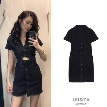 Дънкова рокля с отвор на талията и къс ръкав в черен цвят