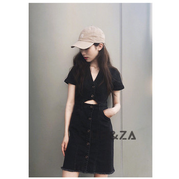 Дънкова рокля с отвор на талията и къс ръкав в черен цвят