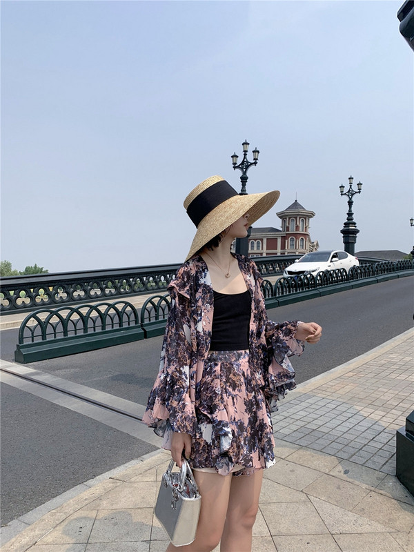 Широка дамска риза с лотос ръкав с флорален десен