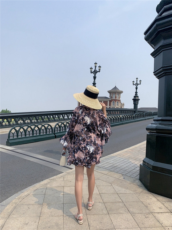 Pantaloni largi de dama cu talie inalta si imprimeu floral