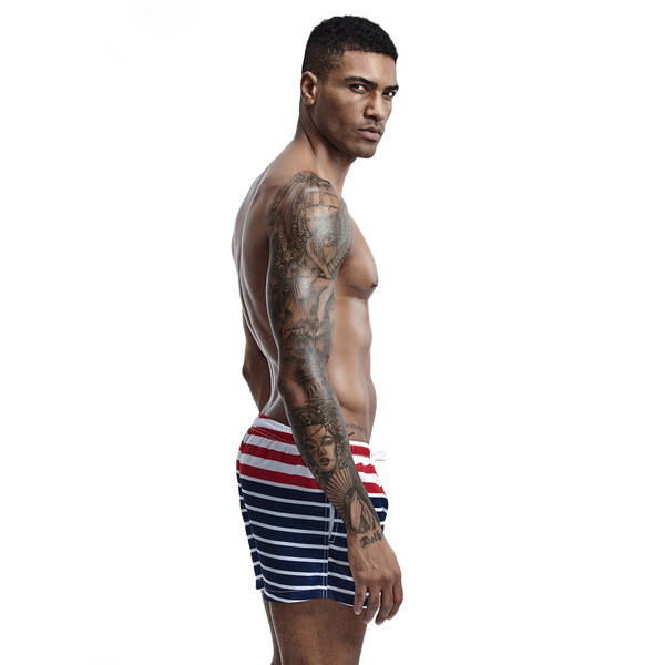 Раирани мъжки шорти за плаж с връзки