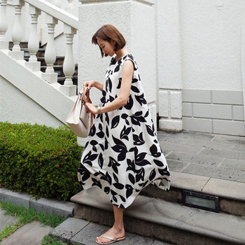 Rochie lungă de damă modernă în alb cu model