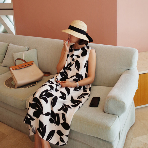 Rochie lungă de damă modernă în alb cu model