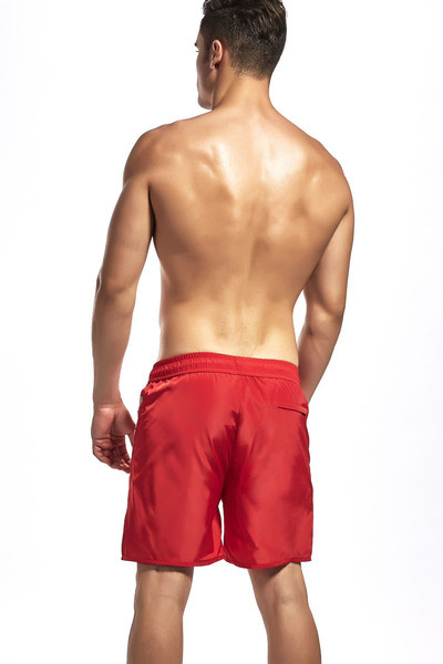 Pantaloni scurți de plajă pentru bărbați în negru, albastru și roșu