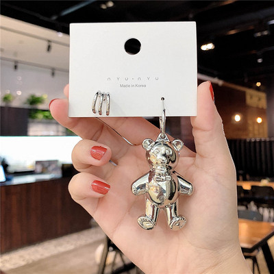 Model nou de cercei de dama de culoare argintie