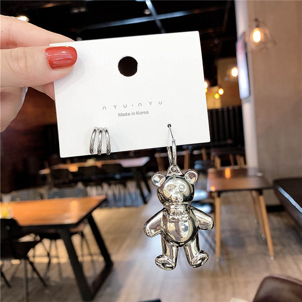 Model nou de cercei de dama de culoare argintie