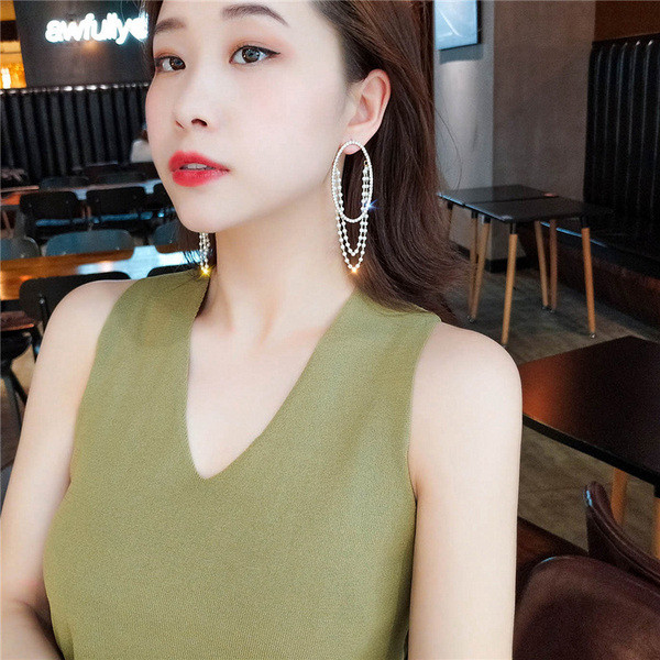 Cercei de dama actuali cu forma rotunda