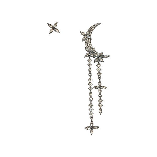 Cercei de dama actuali de culoare argintie cu pietre