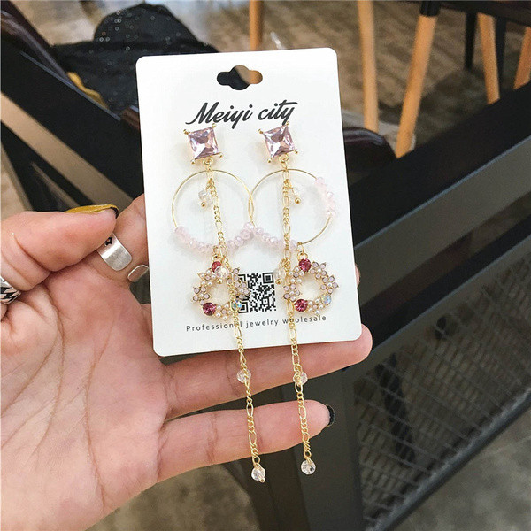 Cercei moderni de dama cu pietre si perle