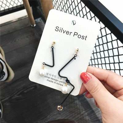 Modern női fülbevaló fekete és zöld színben