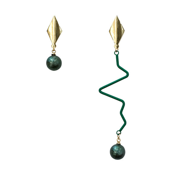 Modern női fülbevaló fekete és zöld színben