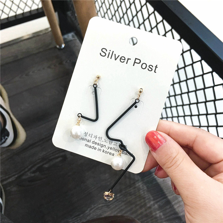 Modern női fülbevaló fekete és zöld színben