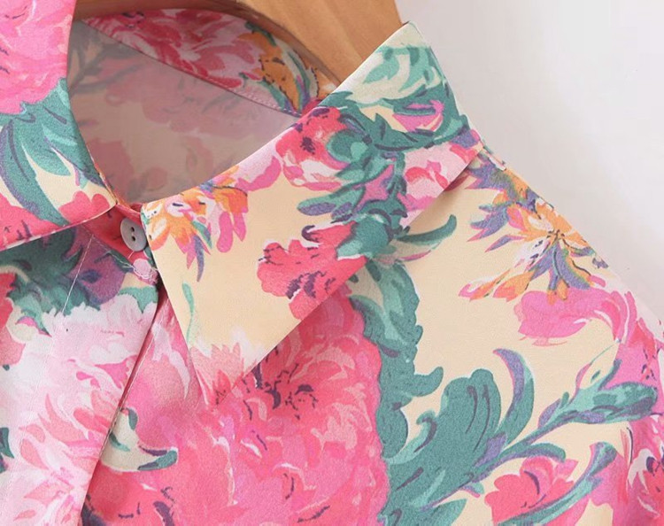 Női széles ing klasszikus gallérral, virágmintával