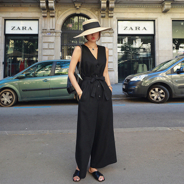 Salopeta de dama eleganta cu nasturi si panglica in negru