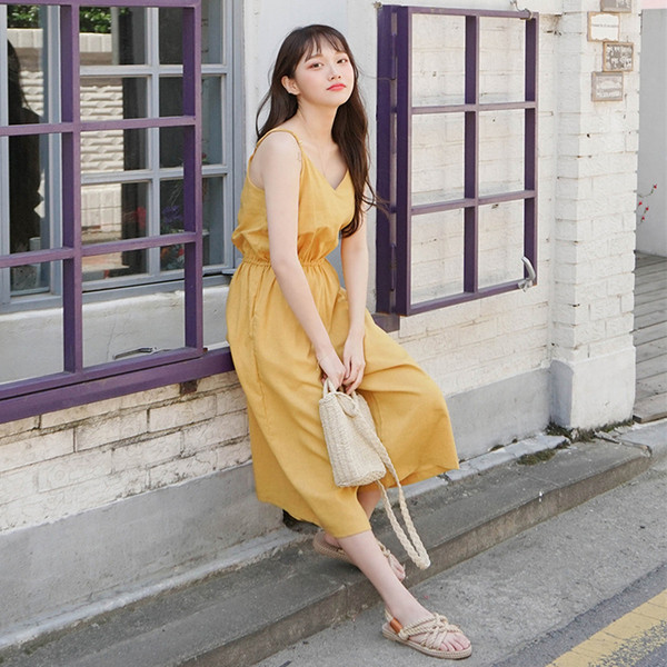 Ежедневен дамски гащеризон с тънки презрамки в жълт цвят