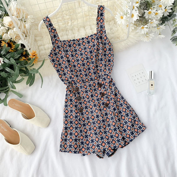 Salopeta de dama cu bretele si elemente cu nasturi