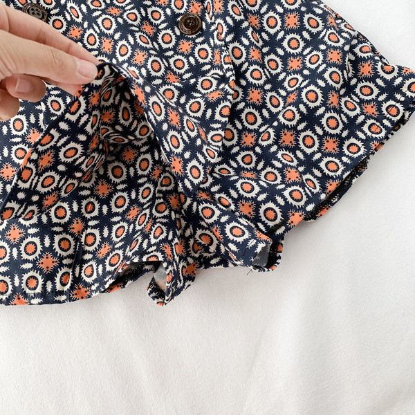 Salopeta de dama cu bretele si elemente cu nasturi