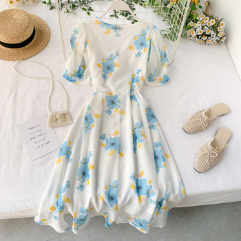 Модерна дамска рокля с флорален десен и V-образно деколте