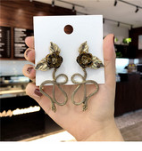 Cercei de dama actuali - in culoare aurie