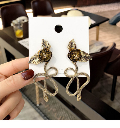 Cercei de dama actuali - in culoare aurie