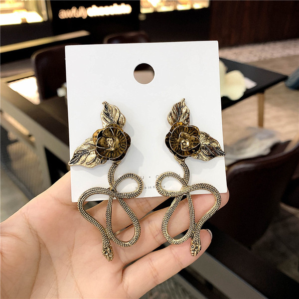 Cercei de dama actuali - in culoare aurie