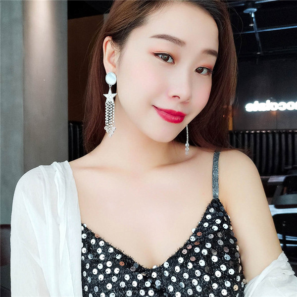 Cercei de dama de culoare argintie cu pietre si margele