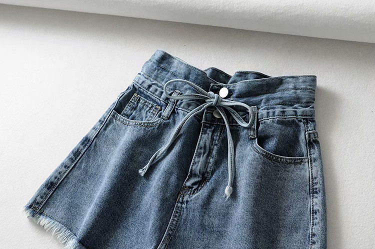 Blugi scurti de damă cu legături în talie în albastru