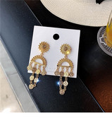 Model nou de cercei de dama - in culoare aurie