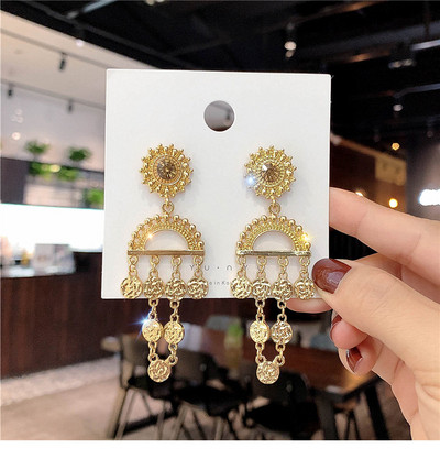 Model nou de cercei de dama - in culoare aurie