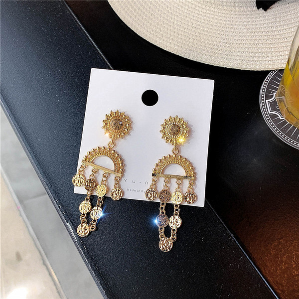 Model nou de cercei de dama - in culoare aurie