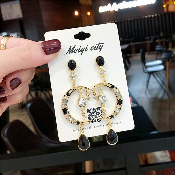 Cercei eleganti de dama cu pietre in negru