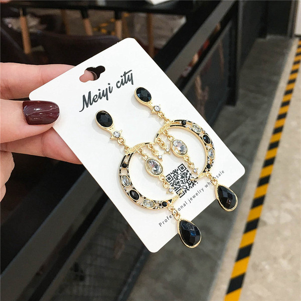 Cercei eleganti de dama cu pietre in negru