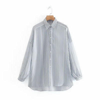 Раирана дамска риза с дълъг ръкав изчистен модел