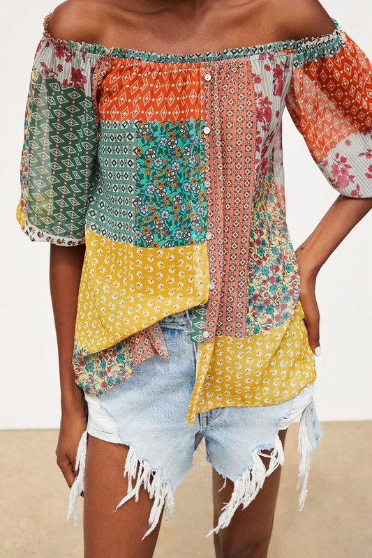 Дамска многоцветна риза с голи рамене и копчета 