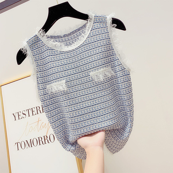 Női felső, kerek nyakkivágással, három színben